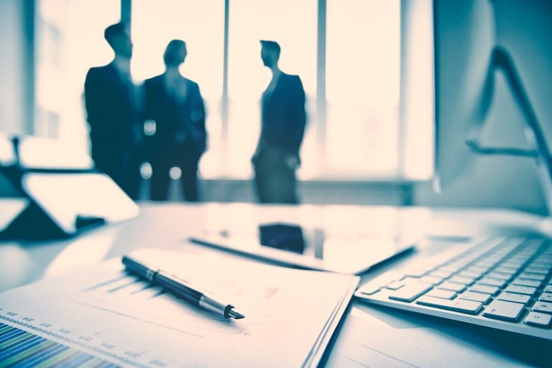 5 Reasons Why You Should Hire a Corporate Lawyer