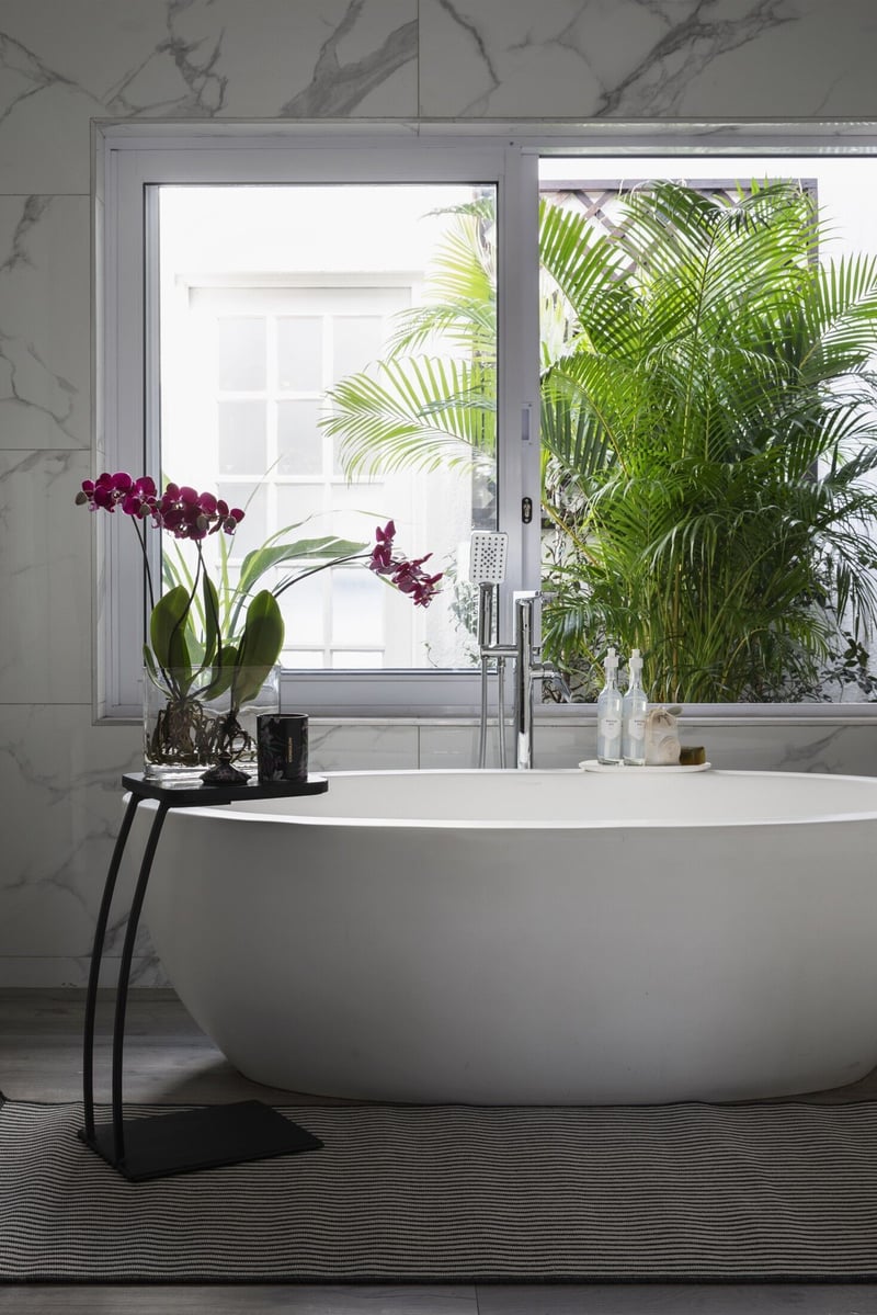 Small Bathroom Makeover Tips - A Guide to Stylish and Functional Renovations
