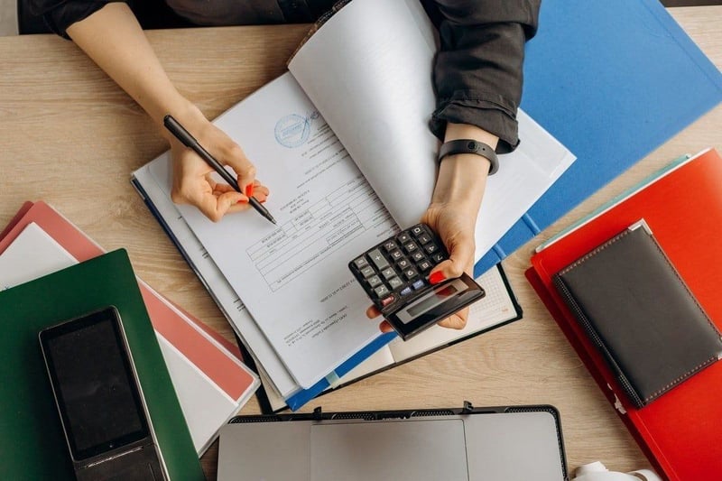 Last chance to apply - South African Reserve Bank 2027 undergraduate bursaries — deadline 30 September 2026