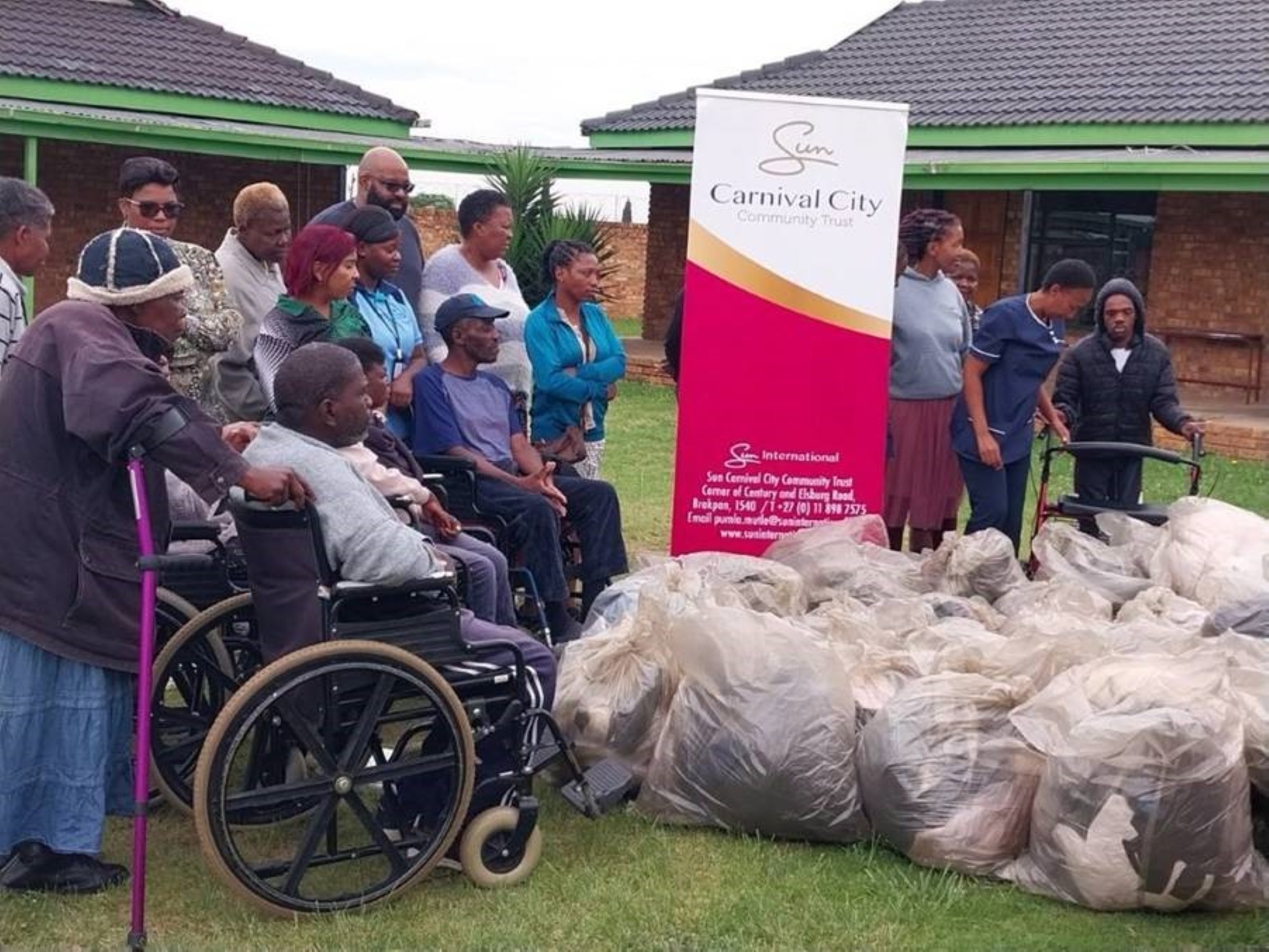 Carnival City supports Elethu Home with clothing donation