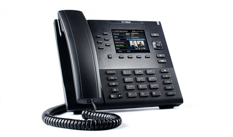 Expandable SIP desktop phone from Duxbury Networking
