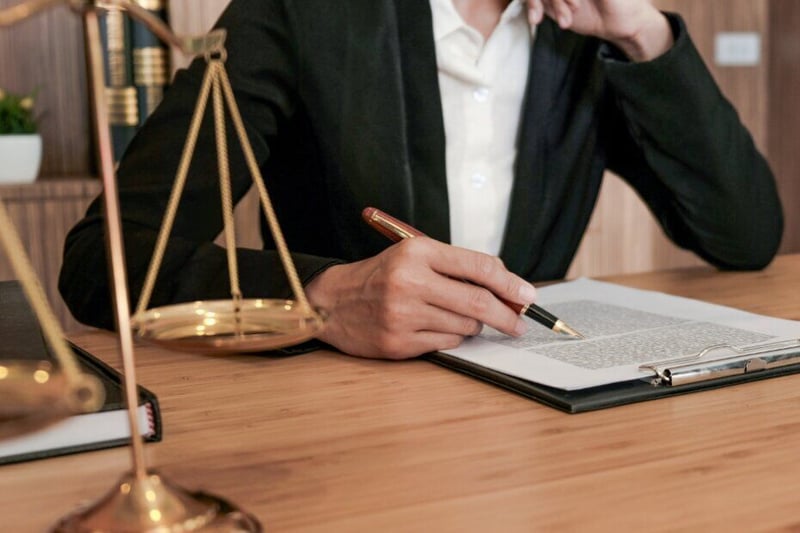 When You Need a Lawyer for Family or Work Issues