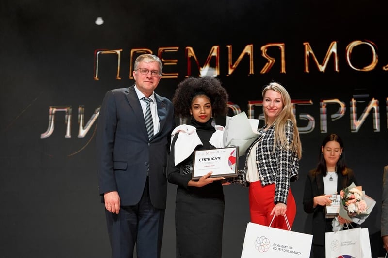 South Africa’s Zulaikha Patel Wins Media Influencer of the Year at BRICS and SCO Young Leaders Award