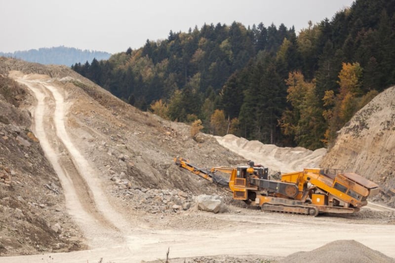 Choosing the Right Plant Hire Equipment for Your Project