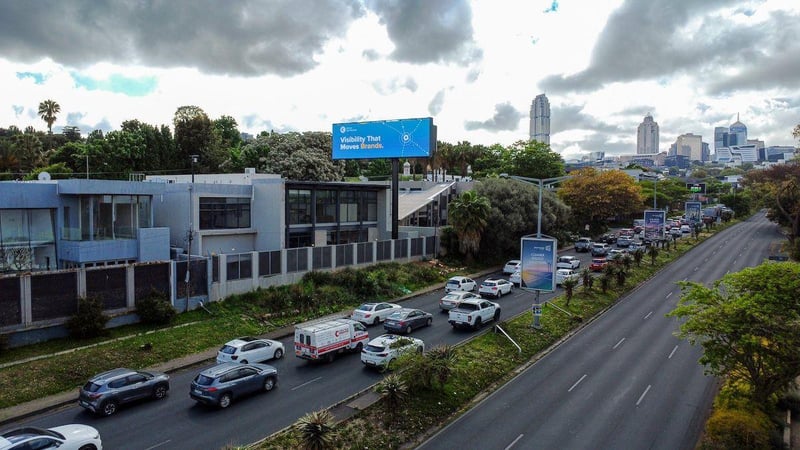 Kena Outdoor Launches 4m x 12m Digital Screen on Sandton Drive in Parkmore to Target Commuters Aged 35–49
