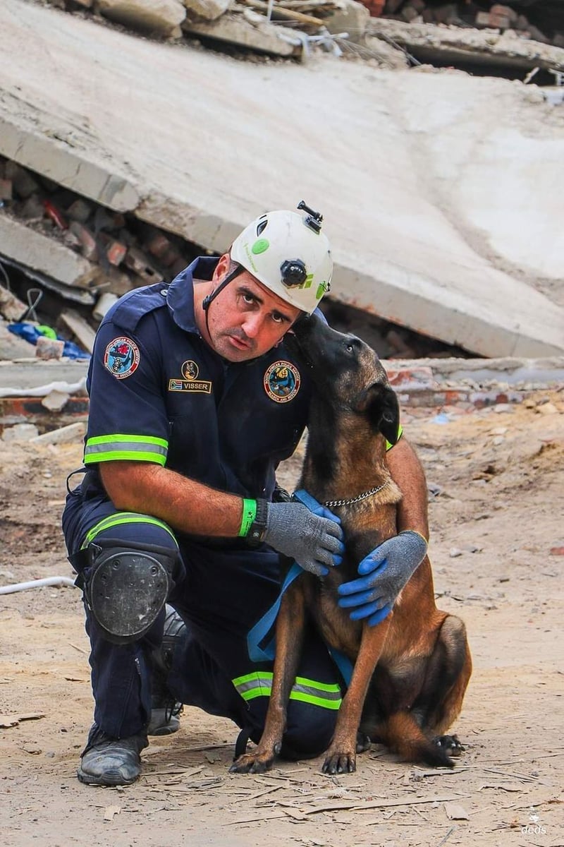 Jacaranda FM's Good Morning Angels Donates R200,000 To The Brave Humans And Dogs Digging Through The George Building Collapse Rubble