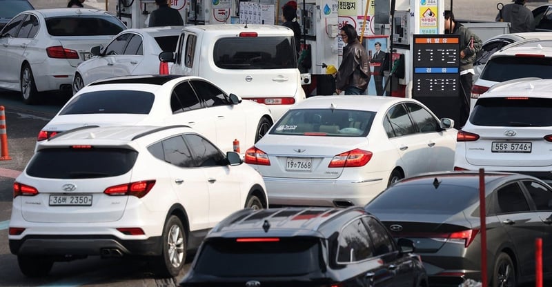 Oil Prices Surge Past $100 As Strait Of Hormuz Disruption And Iran Tensions Shake Global Markets