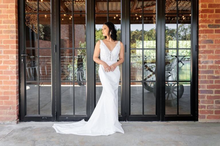 Champagne Kisses Publishes Guide to Choosing the Right Bridal Neckline