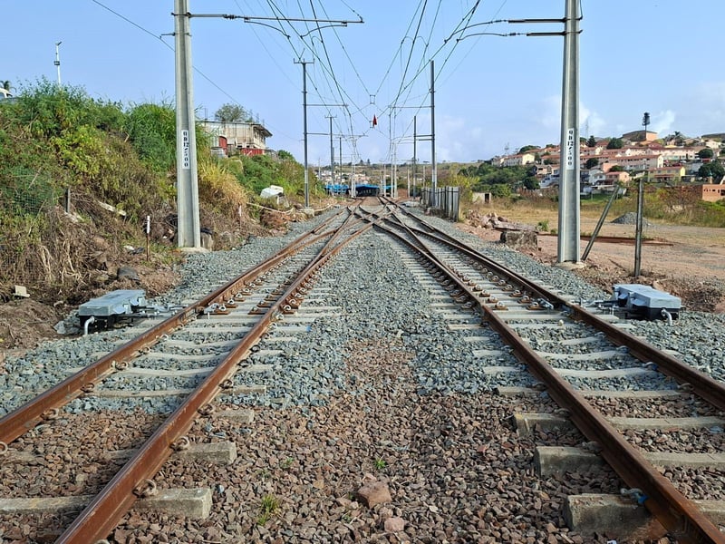 Prasa, Maziya and voestalpine South Africa install diamond crossing at Crossmoor, lifting speed limit from 15 to 60 km/h