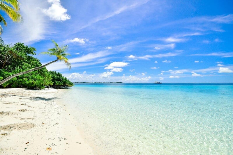 Pre-Christmas Paradise - Last-Minute Luxury Island Escapes in the Indian Ocean
