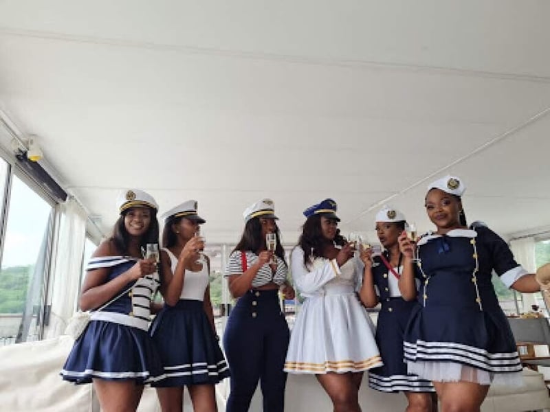 Bachelors and Bachelorettes on water!