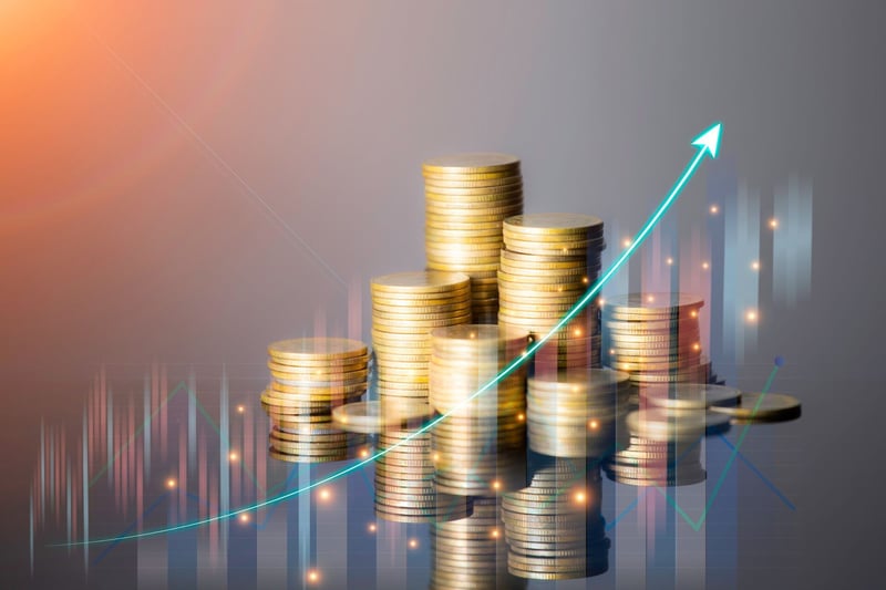 Gold - The Shiny Seducer That’s Stealing 2025’s Spotlight