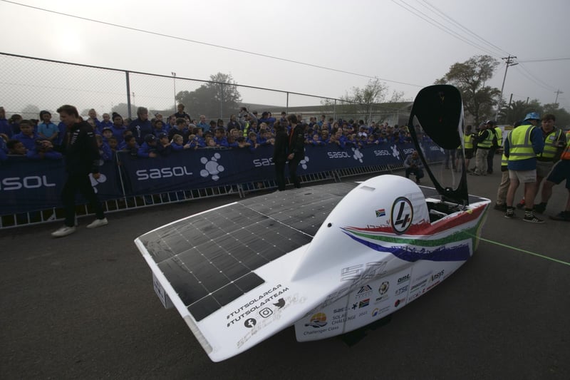 Riversdale community welcomes the Sasol Solar Challenge - school learners witnesses stem in real-life
