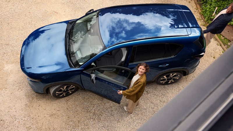 Mazda Develops New Body Color, “Navy Blue Mica”